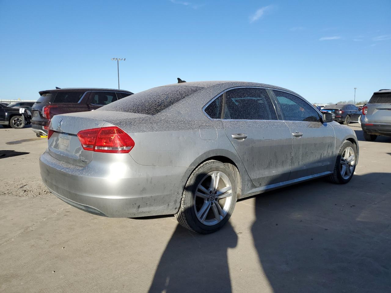 2014 Volkswagen Passat - Image 3