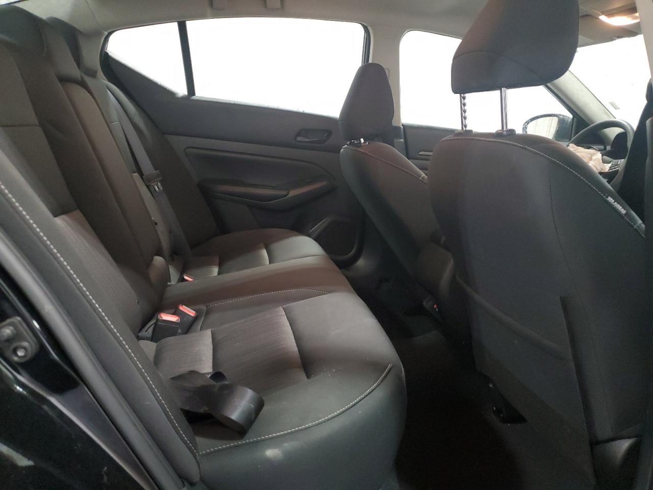 2024 Nissan Altima - Image 10