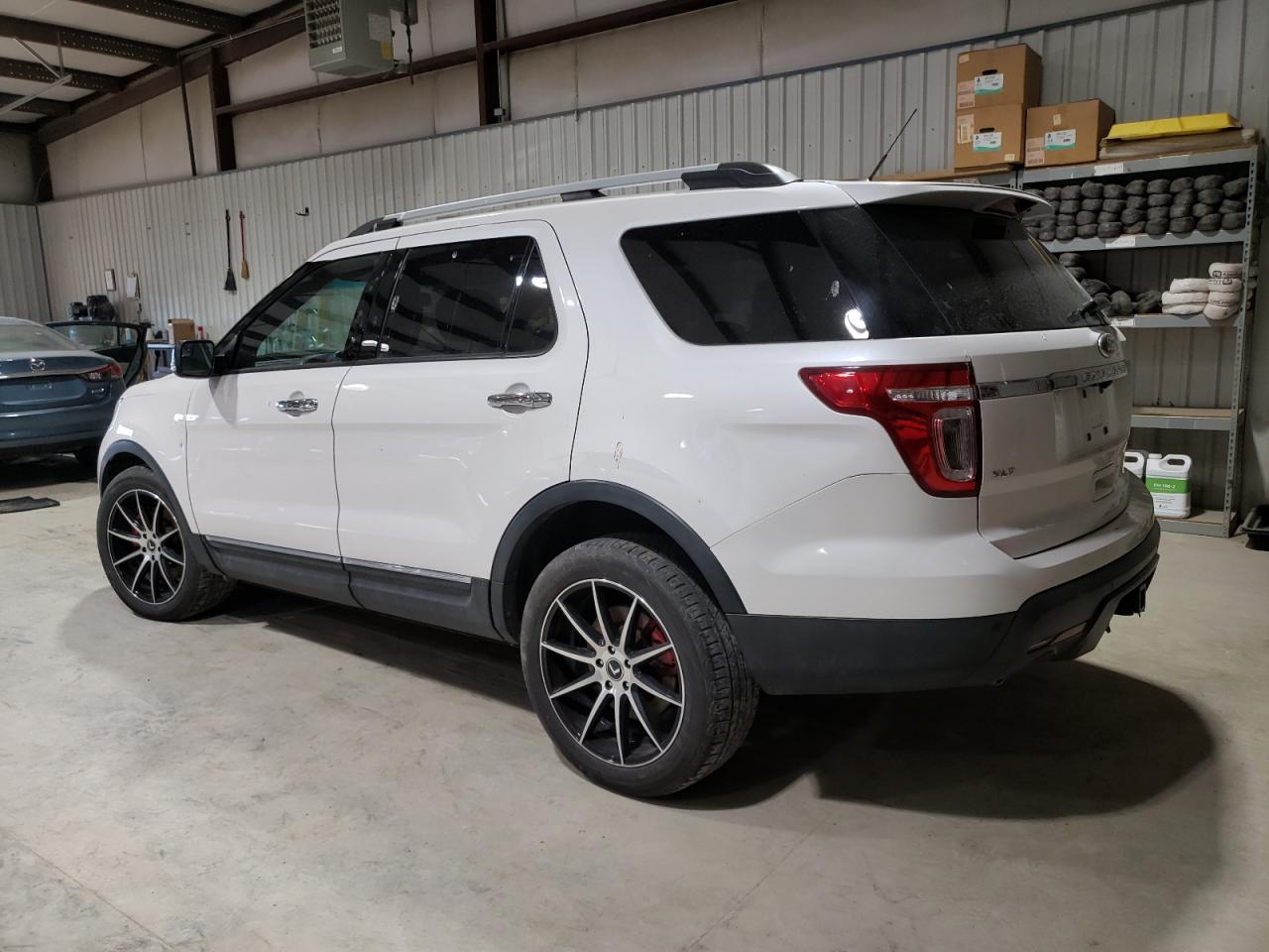 2014 Ford Explorer - Image 2