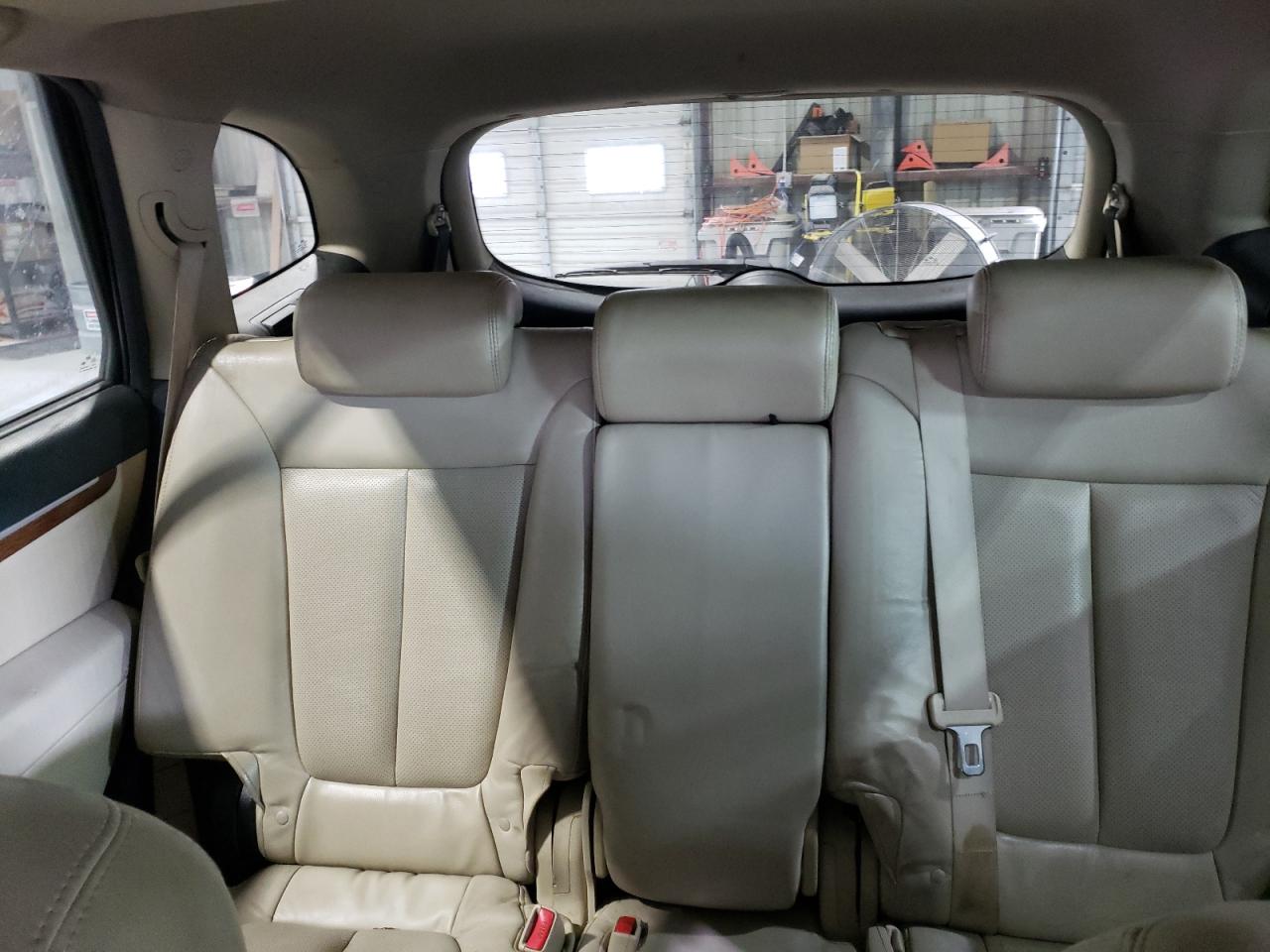 2008 Hyundai Santa Fe - Image 10