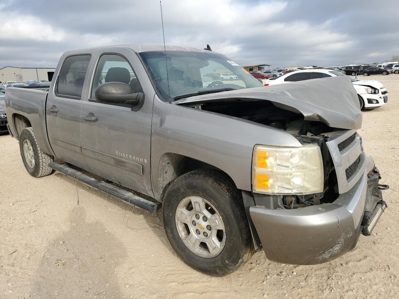 2008 Chevrolet Silverado - Image 4