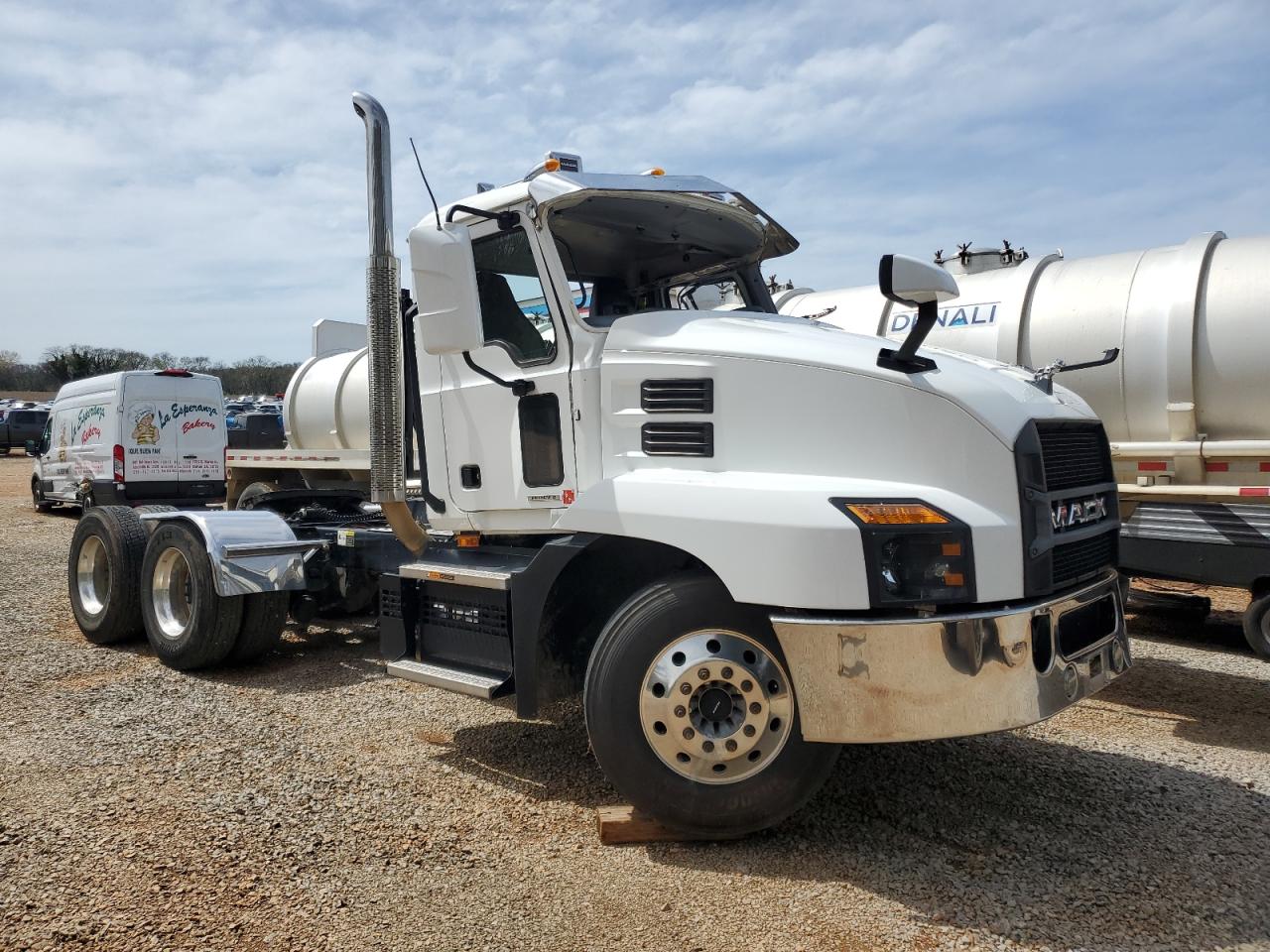 2023 Mack Anthem Semi Truck for Sale in Tanner, AL - Front End