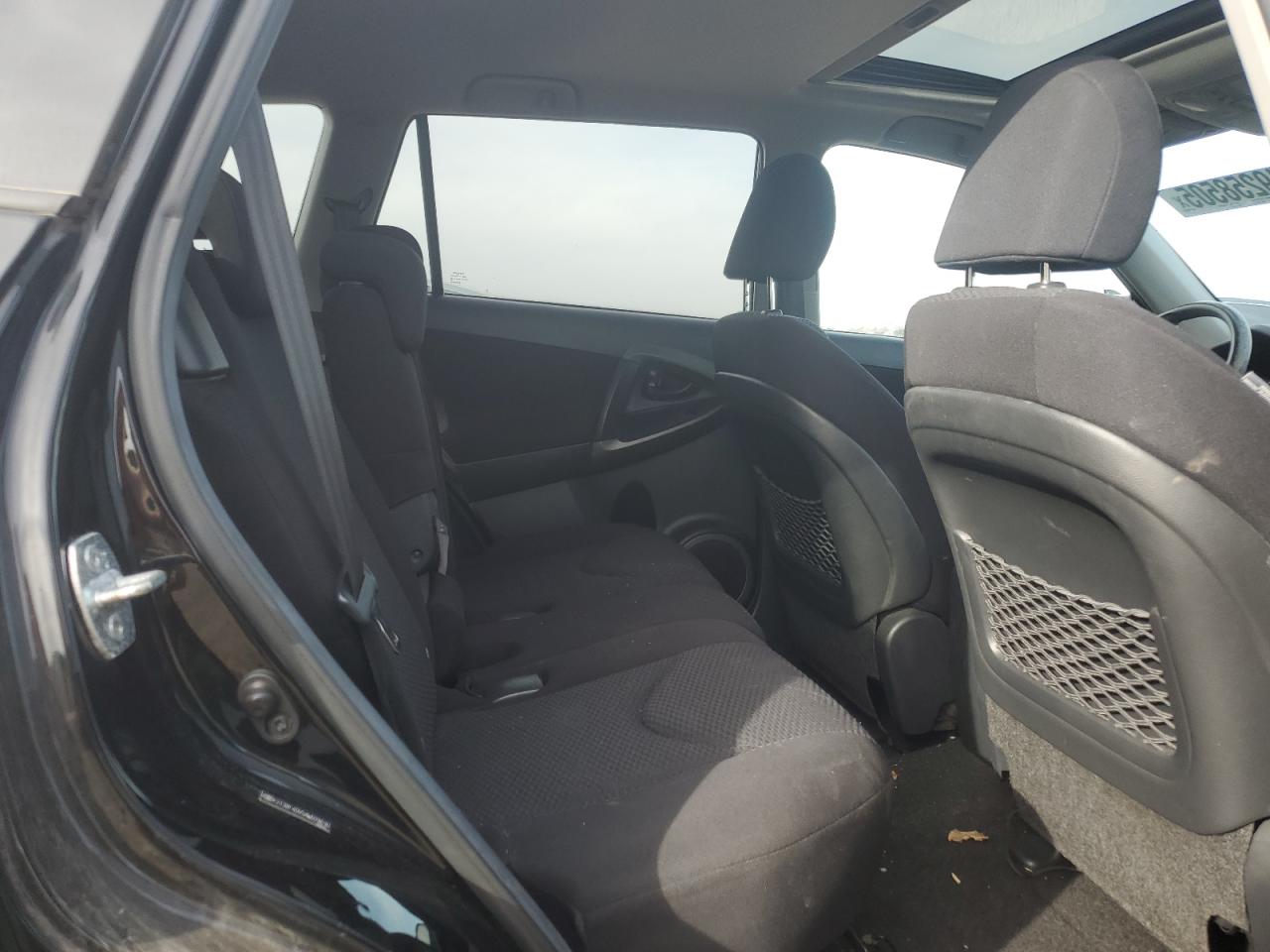 2010 Toyota RAV 4 - Image 10