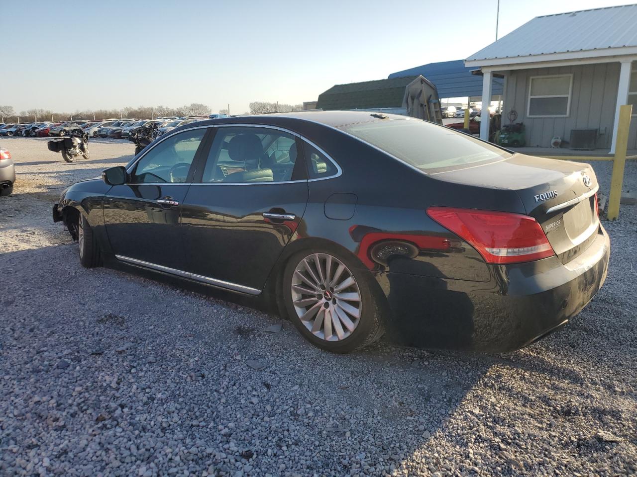 2016 Hyundai Equus - Image 2