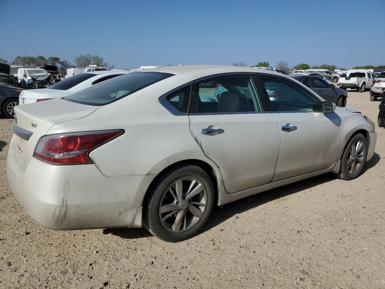 2015 Nissan Altima - Image 3