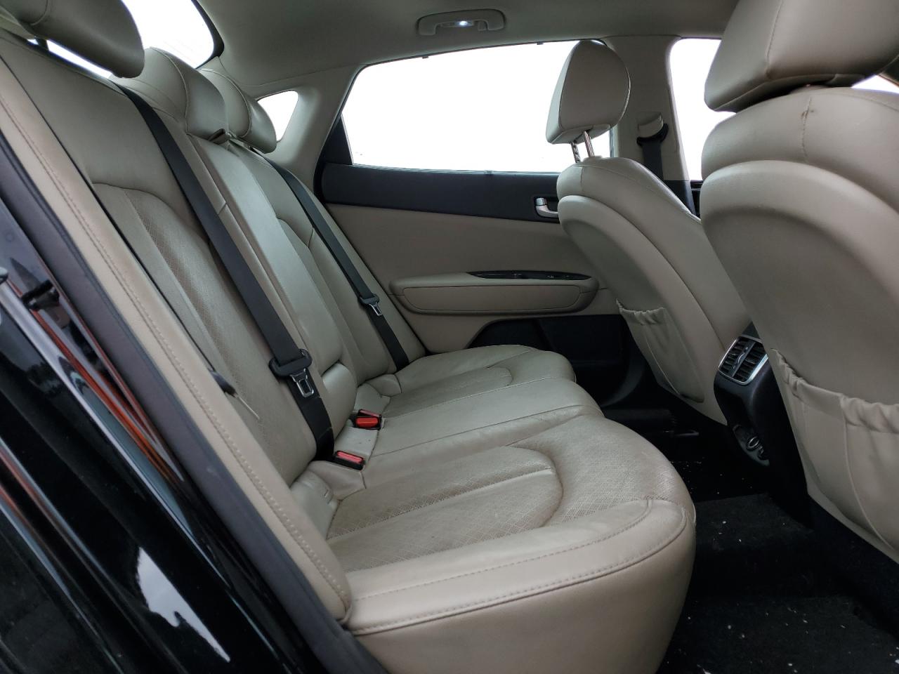 2017 Kia Optima - Image 10