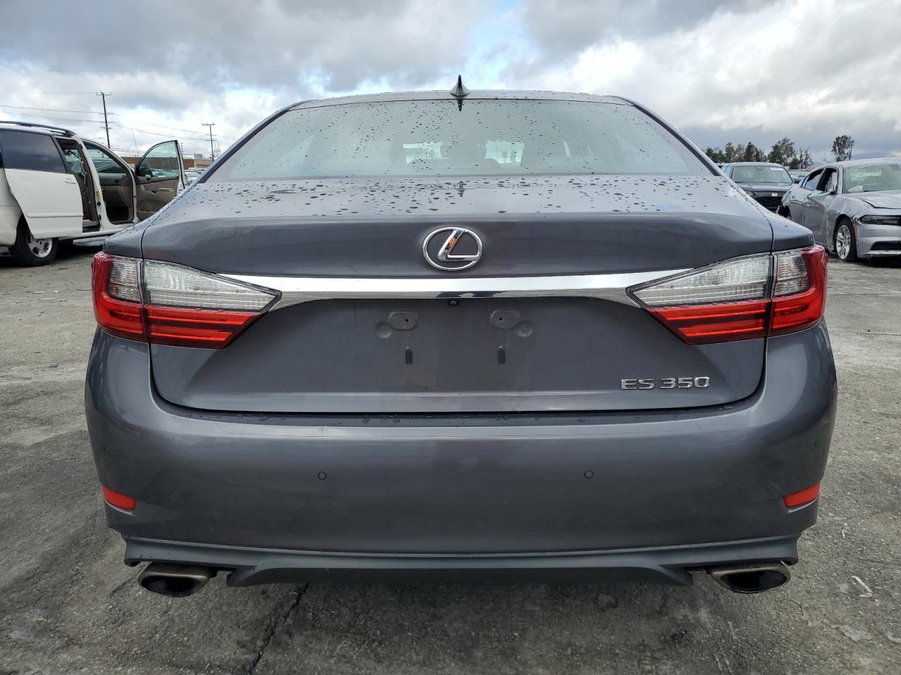 2017 Lexus ES - Image 6