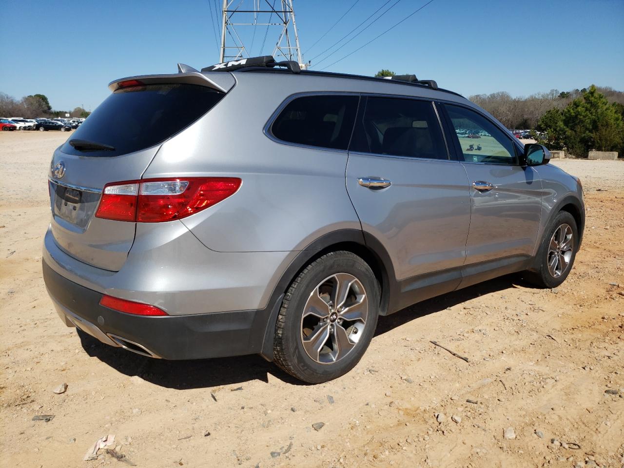 2015 Hyundai Santa Fe - Image 3