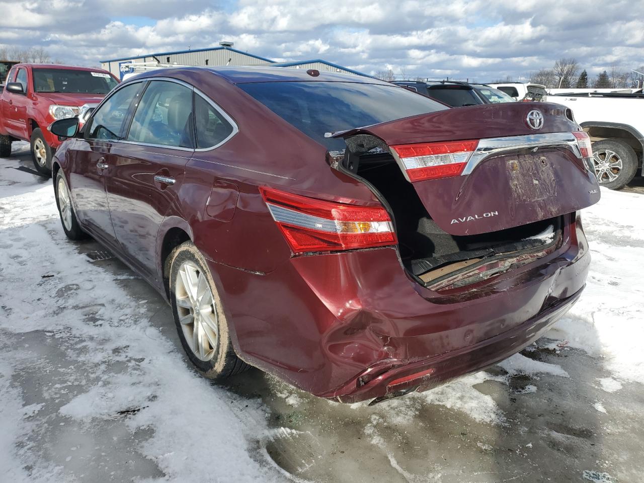 2015 Toyota Avalon - Image 2