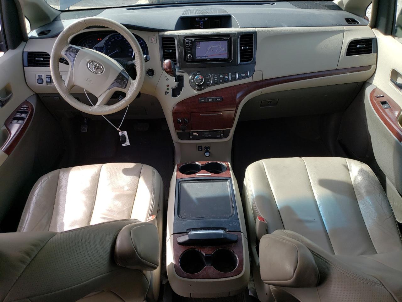 2012 Toyota Sienna - Image 8