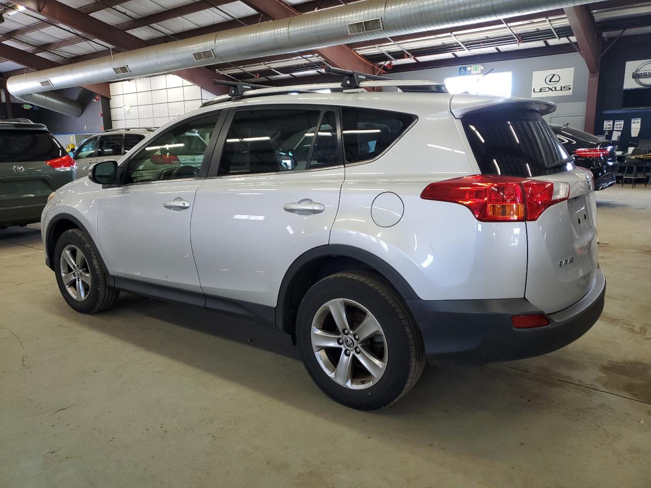 2015 Toyota RAV 4 - Image 2