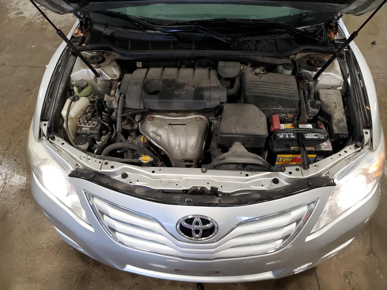 2011 Toyota Camry - Image 11