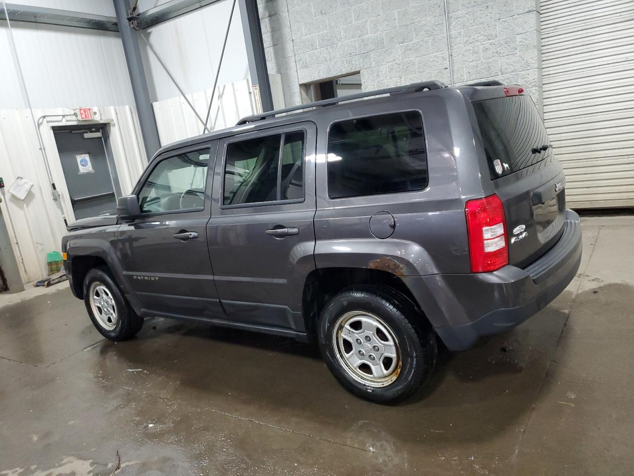 2015 Jeep Liberty (Patriot) - Image 2