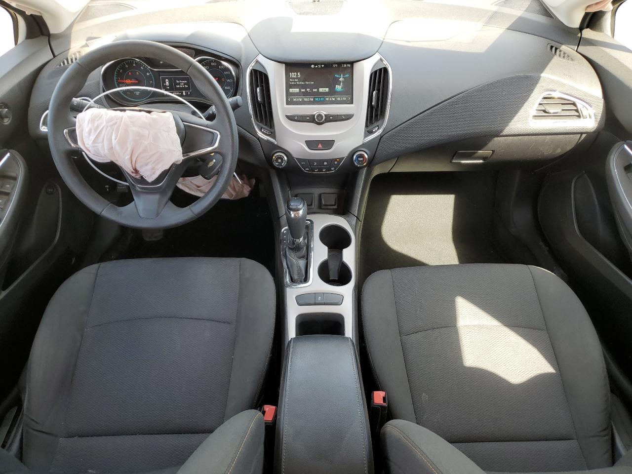 2018 Chevrolet Cruze - Image 8