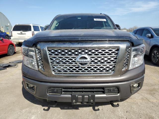  NISSAN TITAN 2017 Brown