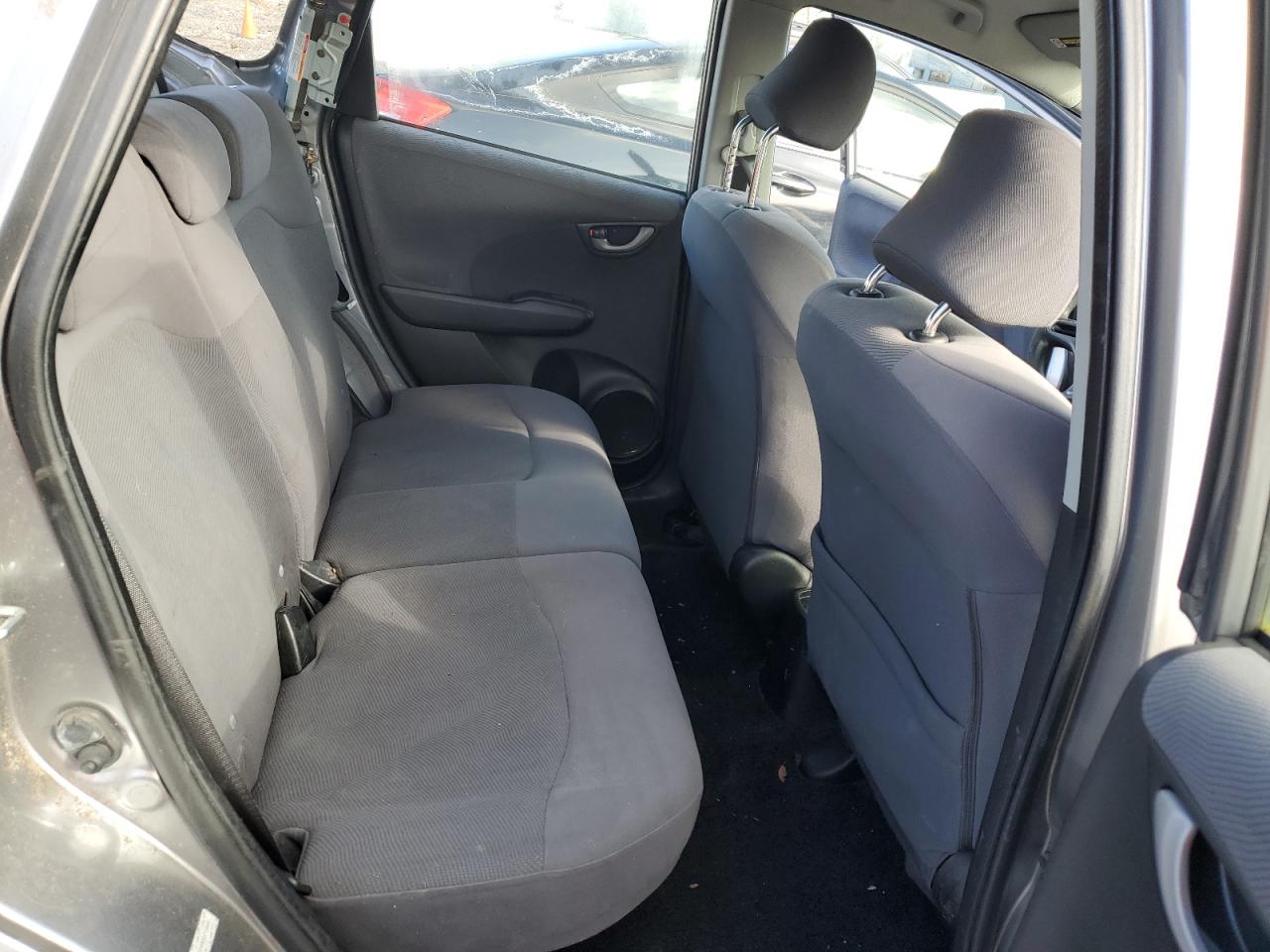 2009 Honda Fit - Image 10