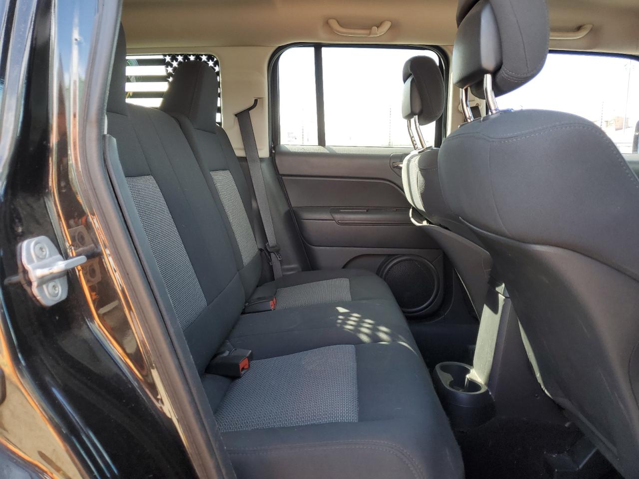 2010 Jeep Liberty (Patriot) - Image 11