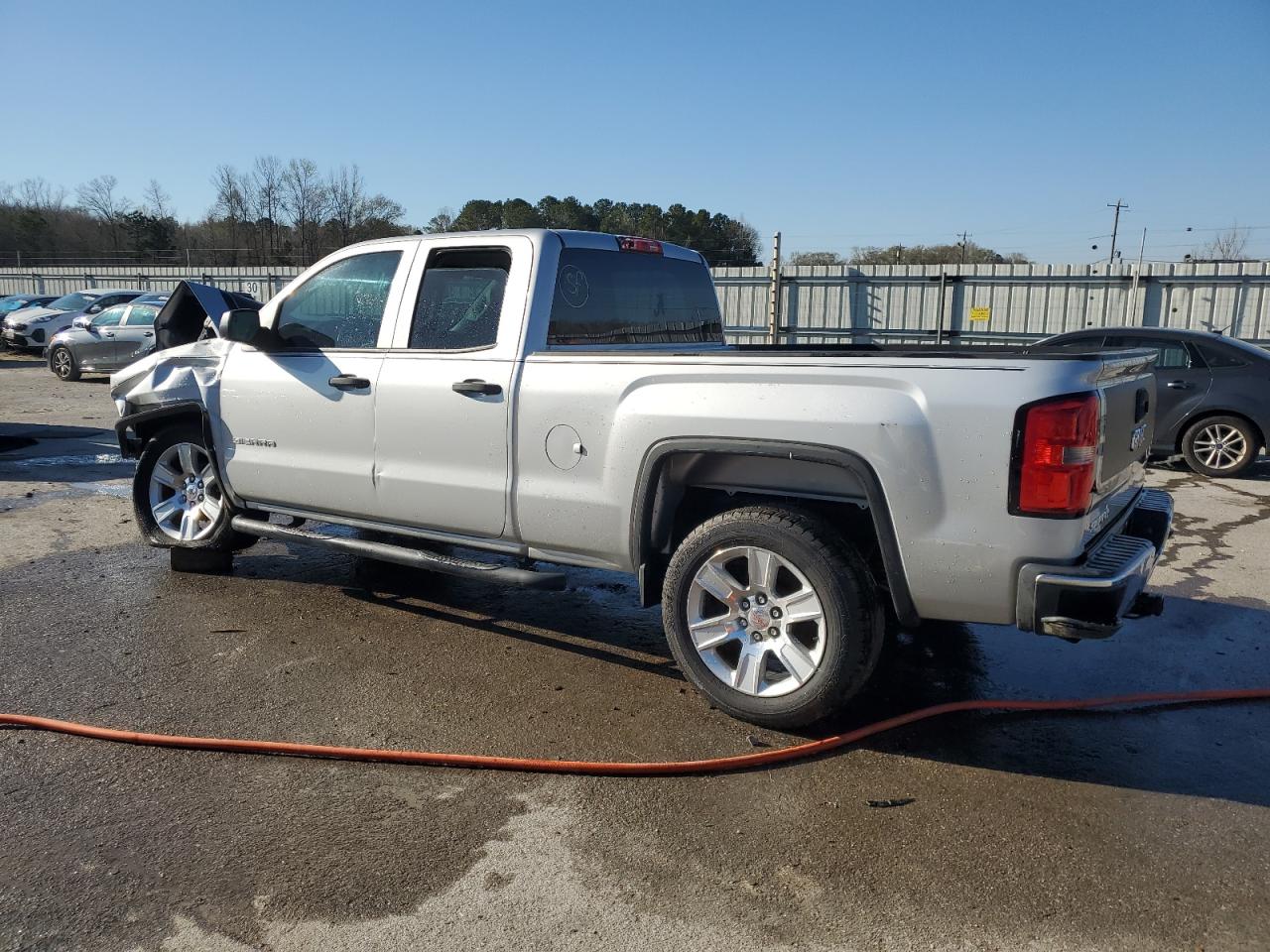 2014 GMC Sierra - Image 2