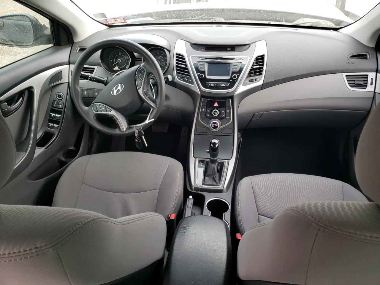 2016 Hyundai Elantra - Image 8