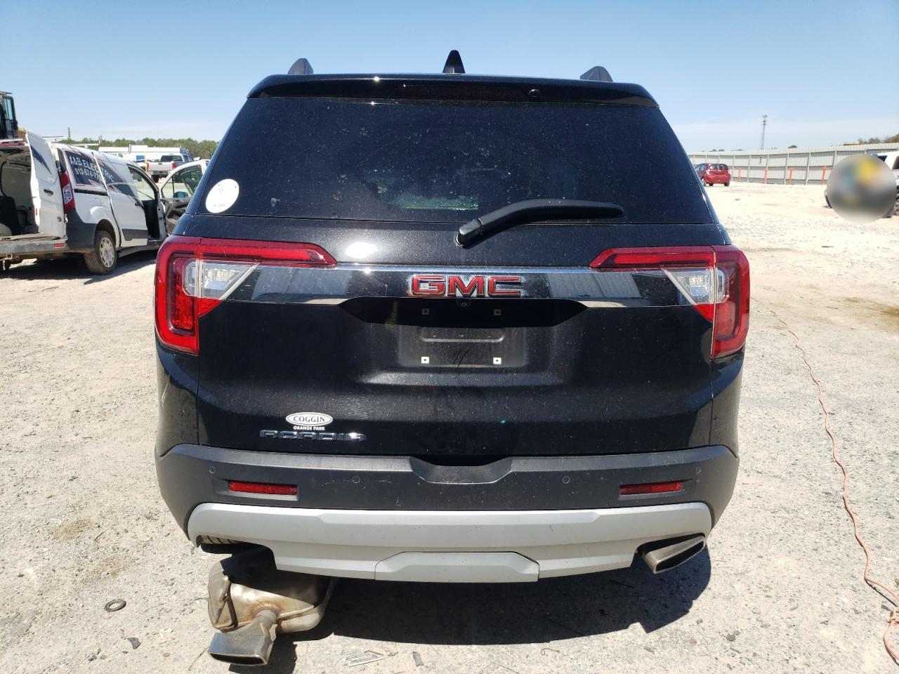 2022 GMC Acadia - Image 6