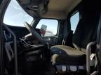 Eldridge, IA에서 판매 중인 2018 Freightliner Cascadia Semi Truck - Side