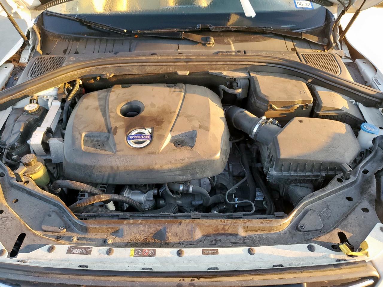 2015 Volvo XC60 - Image 11