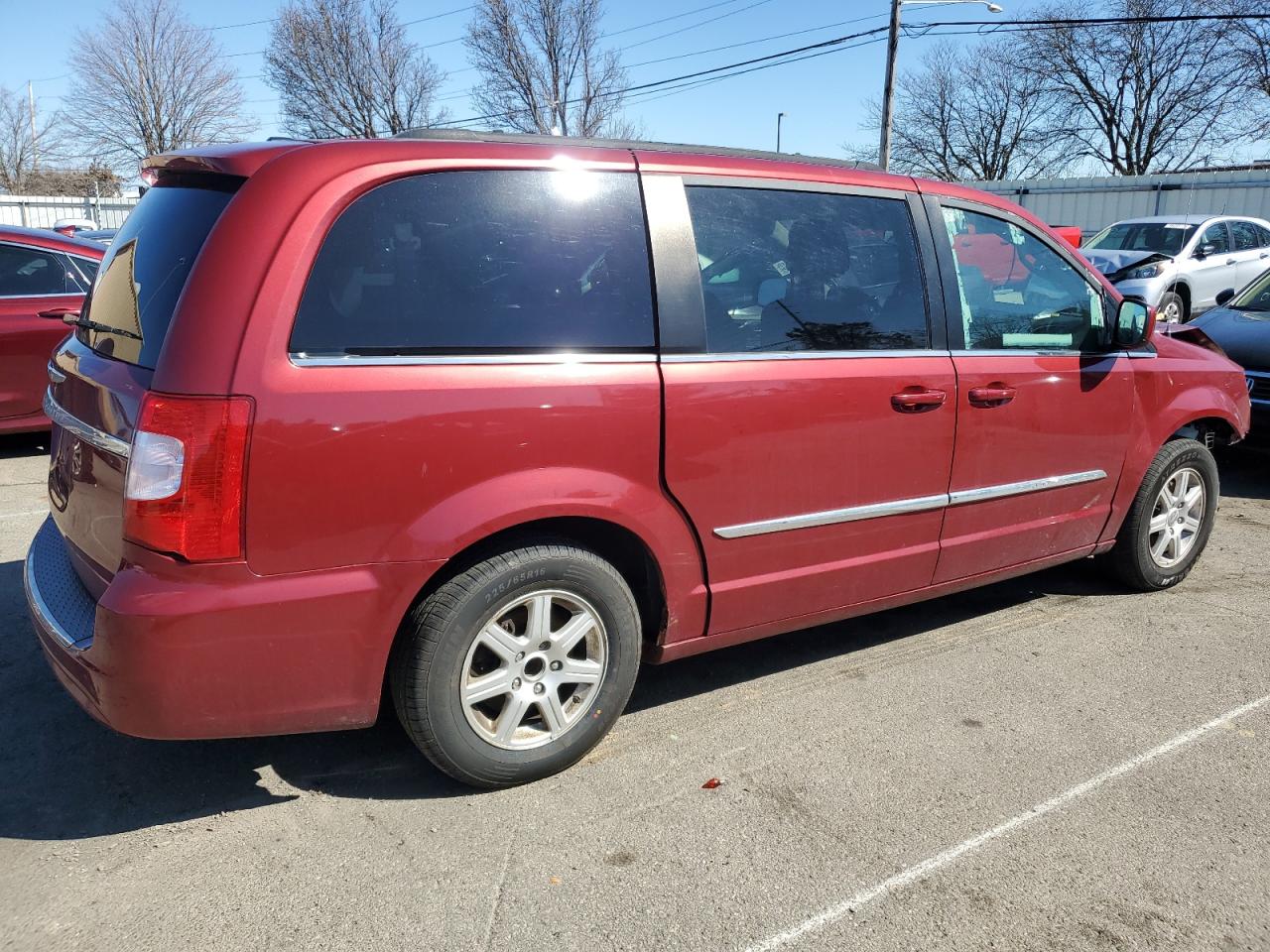 2011 Chrysler Town & Country - Image 3