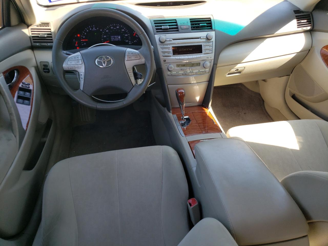 2011 Toyota Camry - Image 8