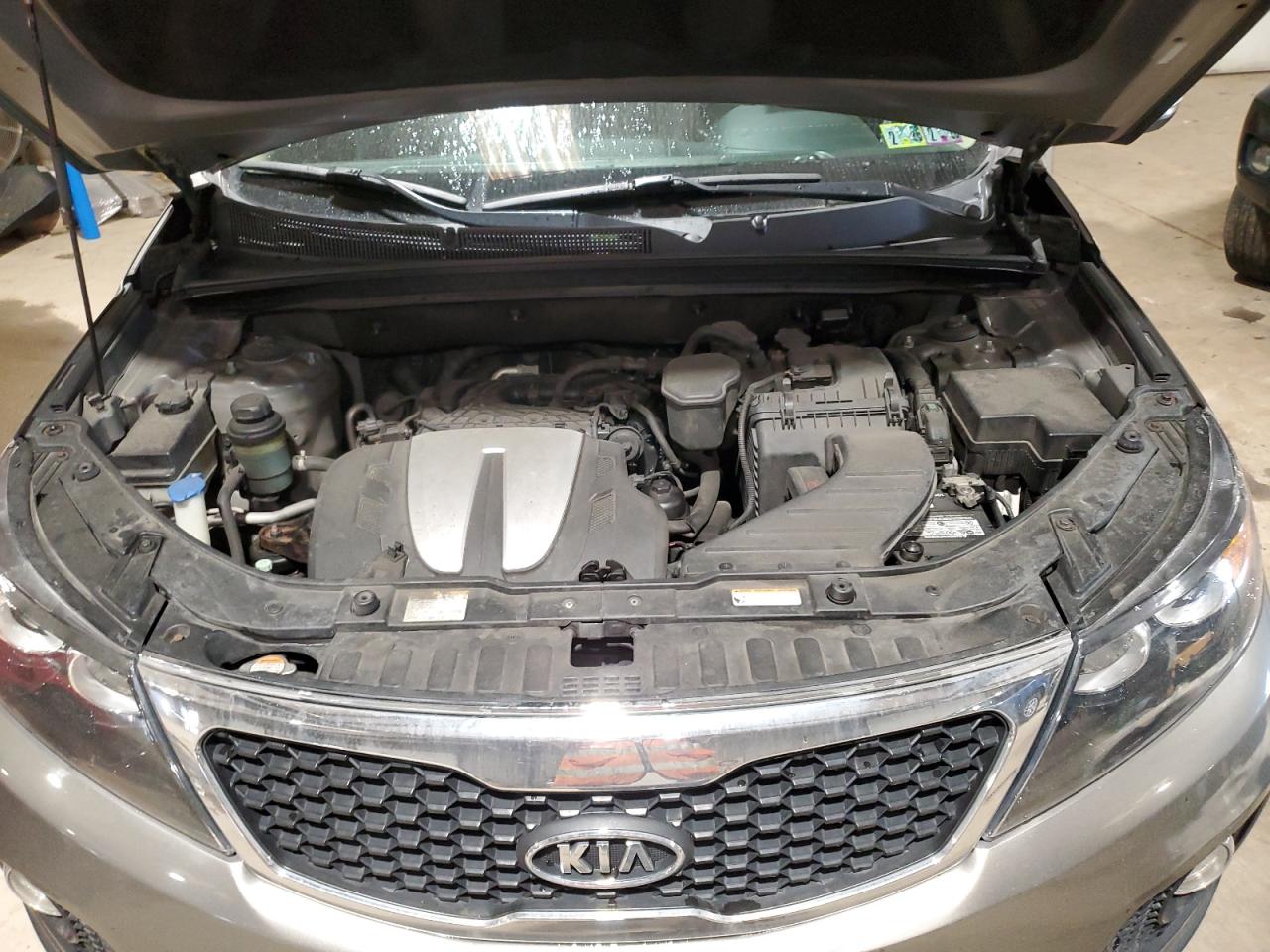 2011 Kia Sorento - Image 12