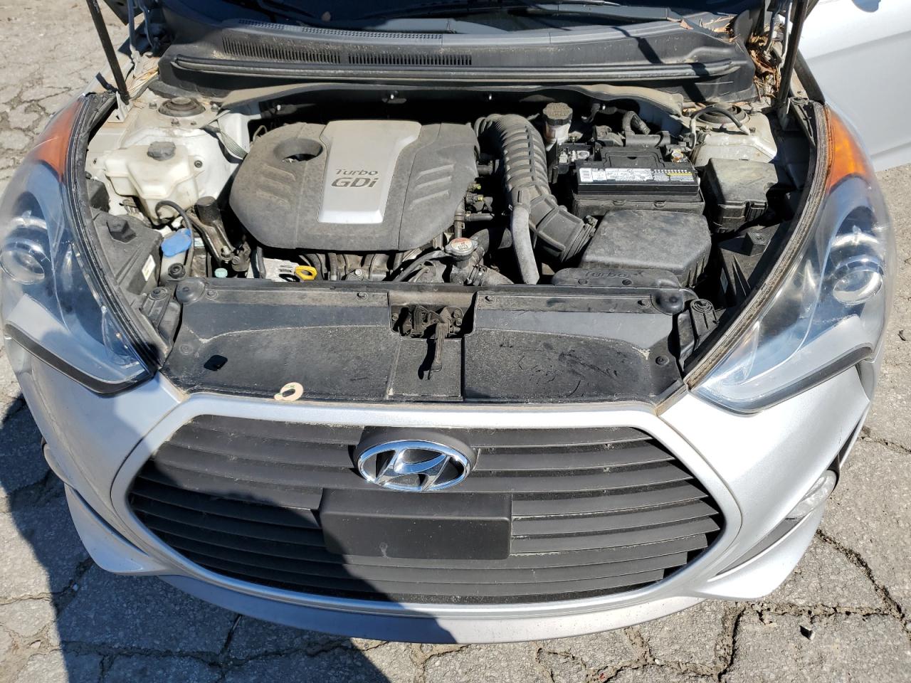 2014 Hyundai Veloster - Image 11