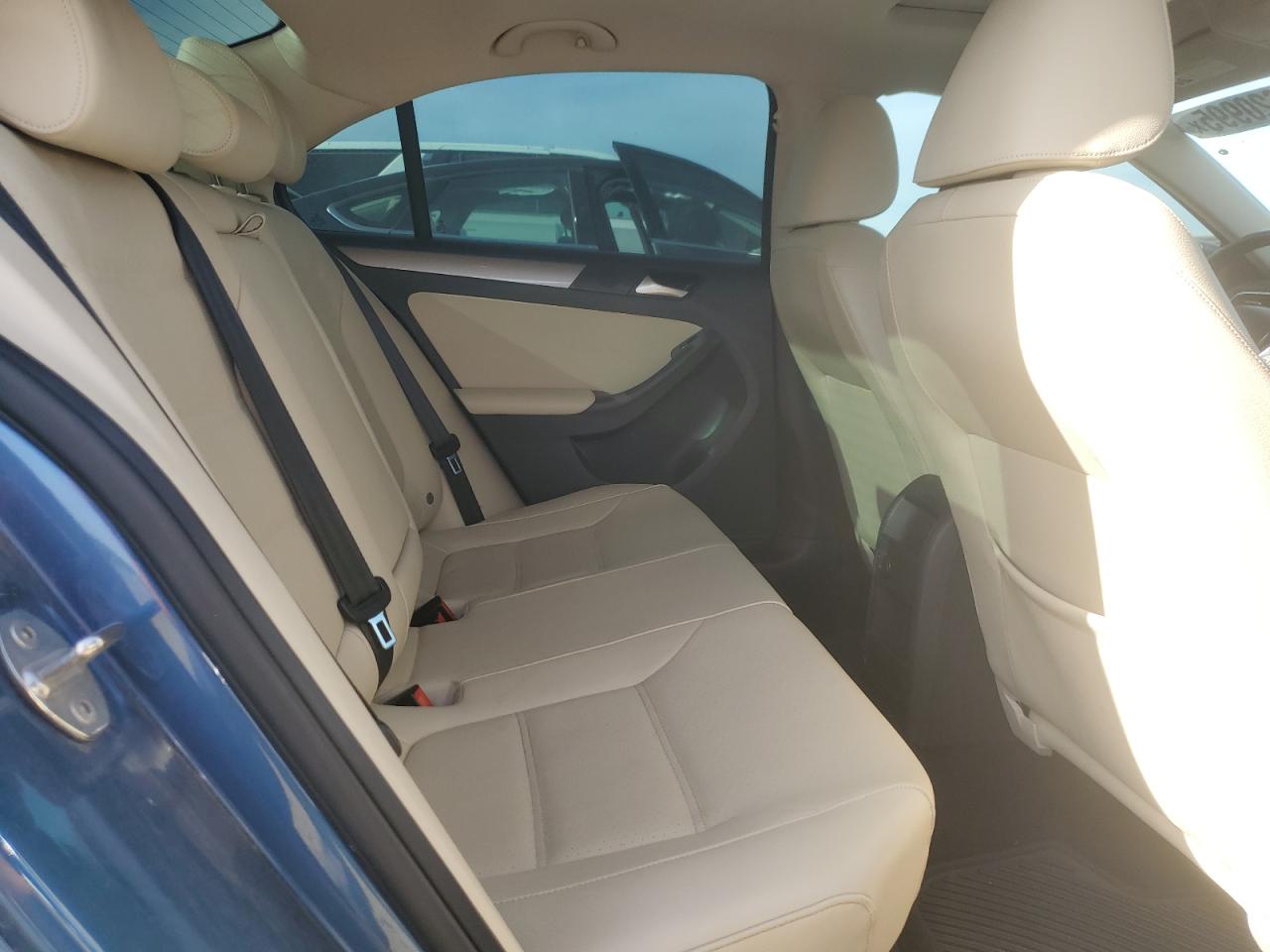 2018 Volkswagen Jetta - Image 10