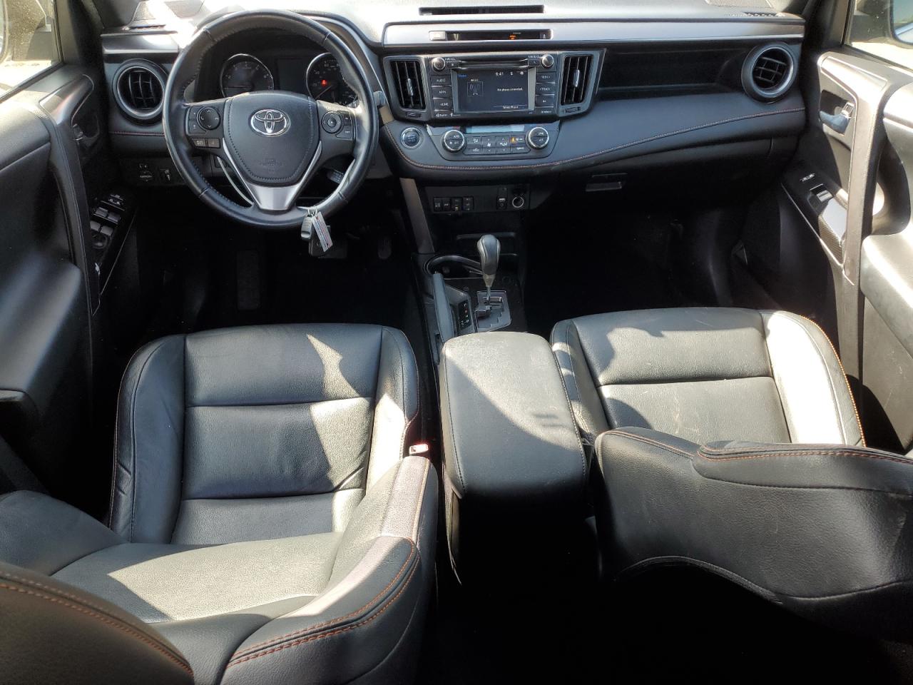 2016 Toyota RAV 4 - Image 8