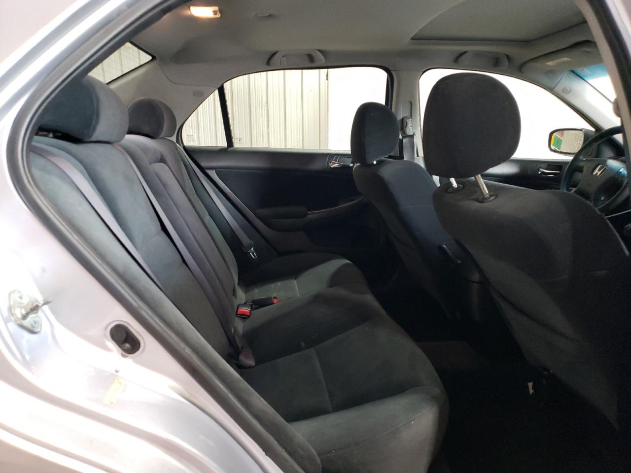 2004 Honda Accord - Image 10