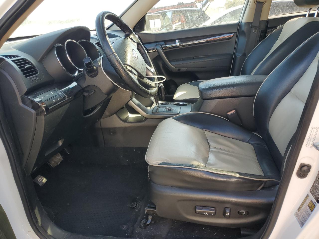 2011 Kia Sorento - Image 7