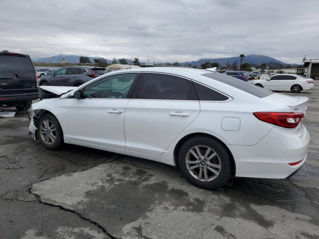 2017 Hyundai Sonata - Image 2
