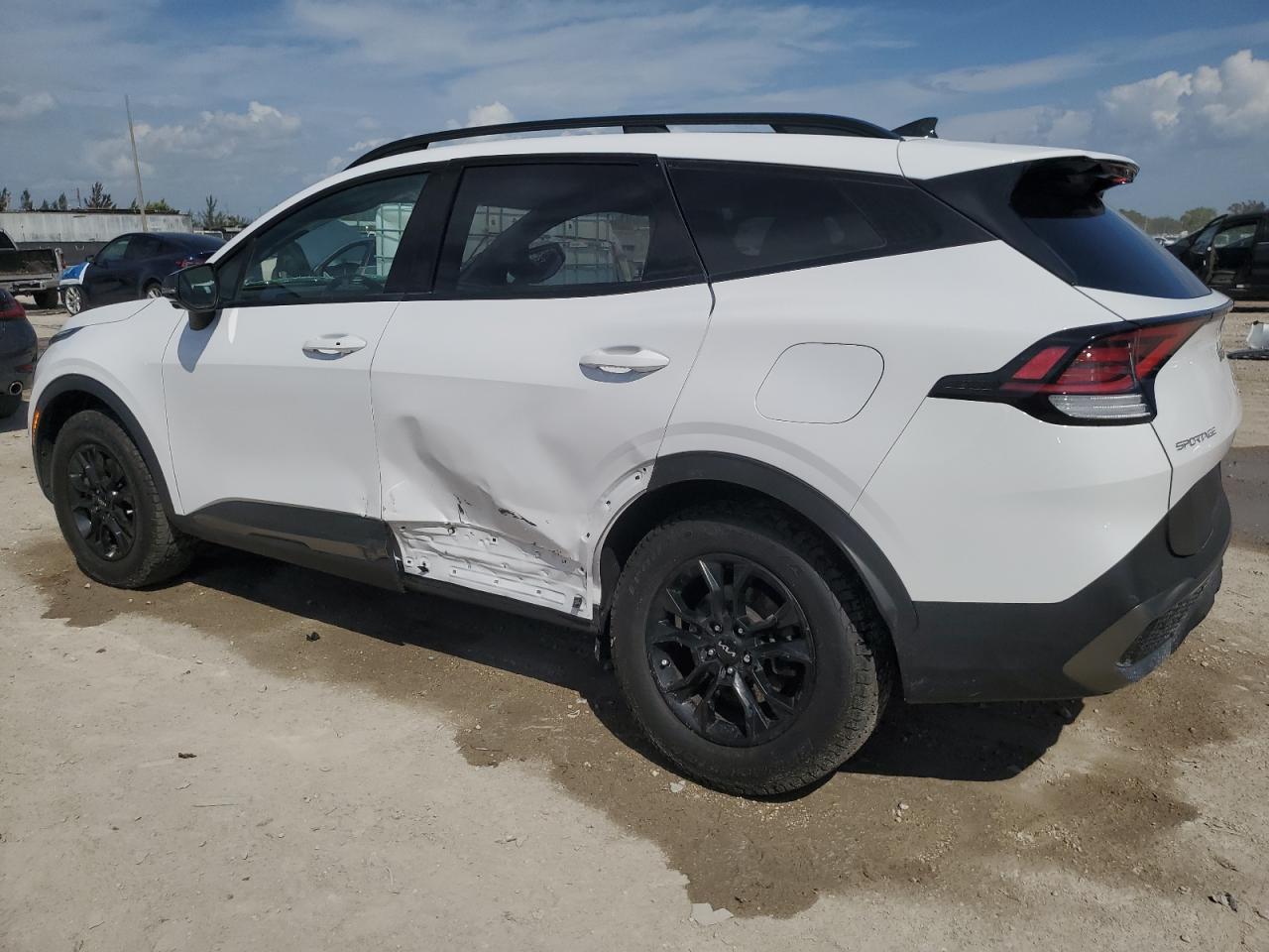 2023 Kia Sportage - Image 2