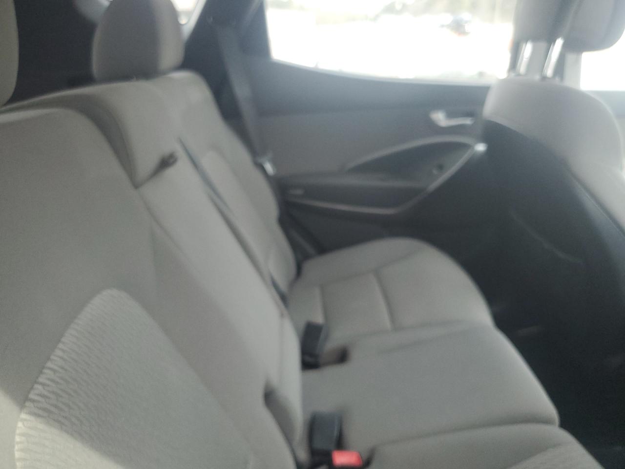 2018 Hyundai Santa Fe - Image 11