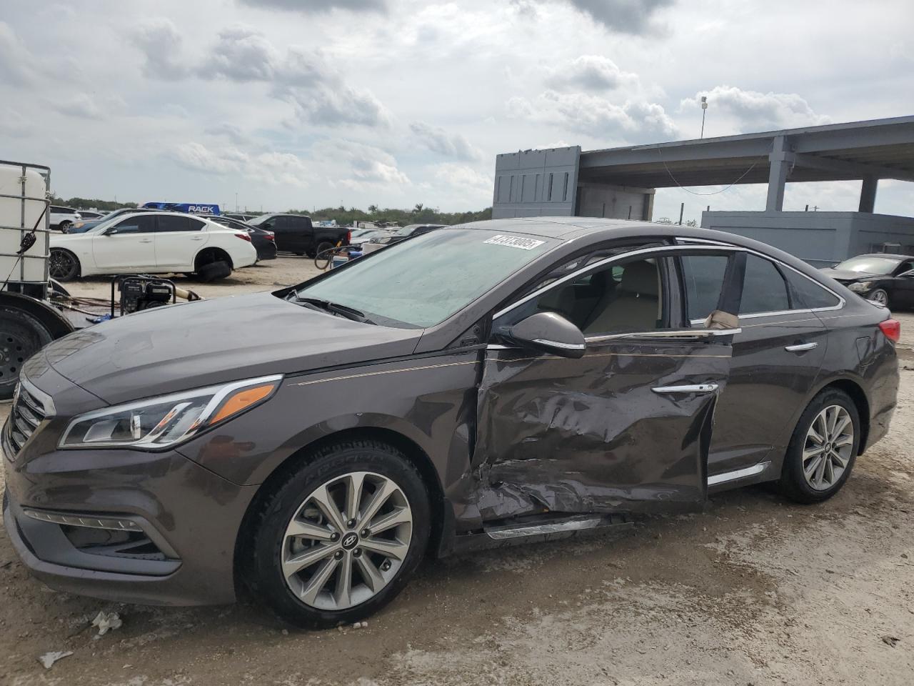 2016 Hyundai Sonata - Image 1