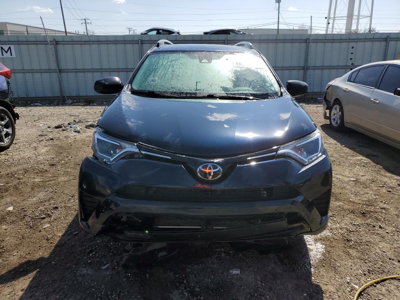 2017 Toyota RAV 4 - Image 5