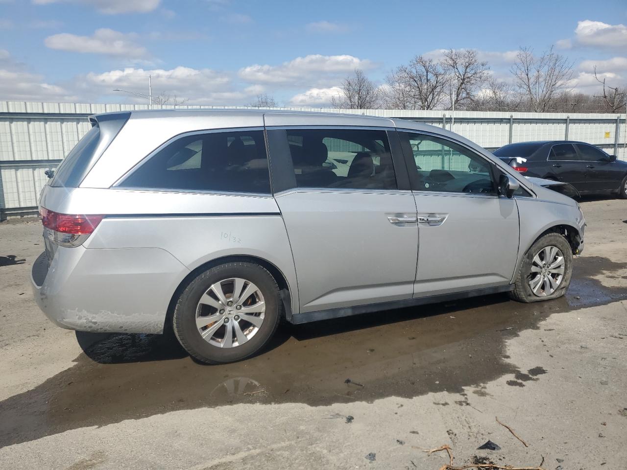 2015 Honda Odyssey - Image 3