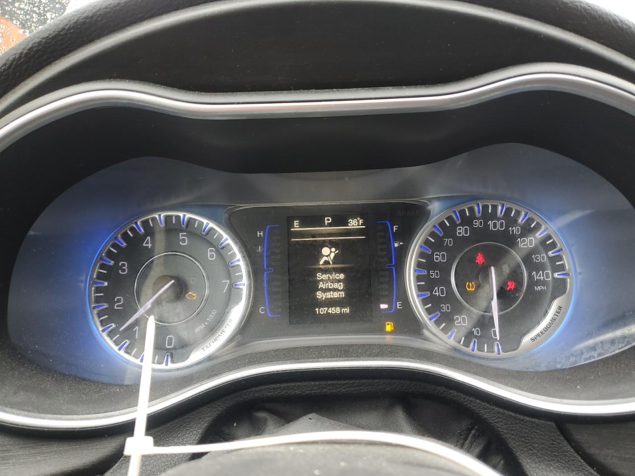 2015 Chrysler 200 - Image 9