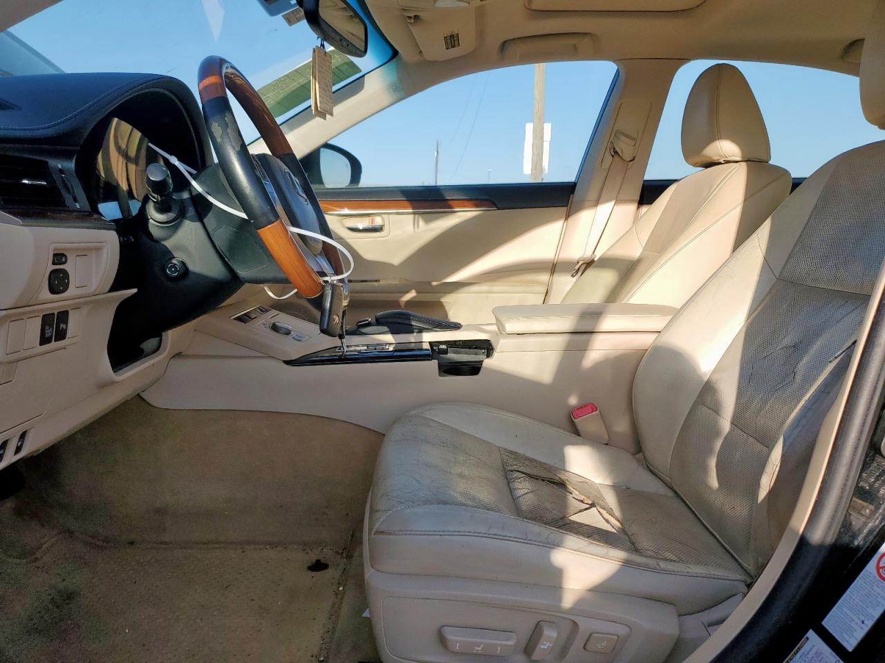2014 Lexus ES - Image 7