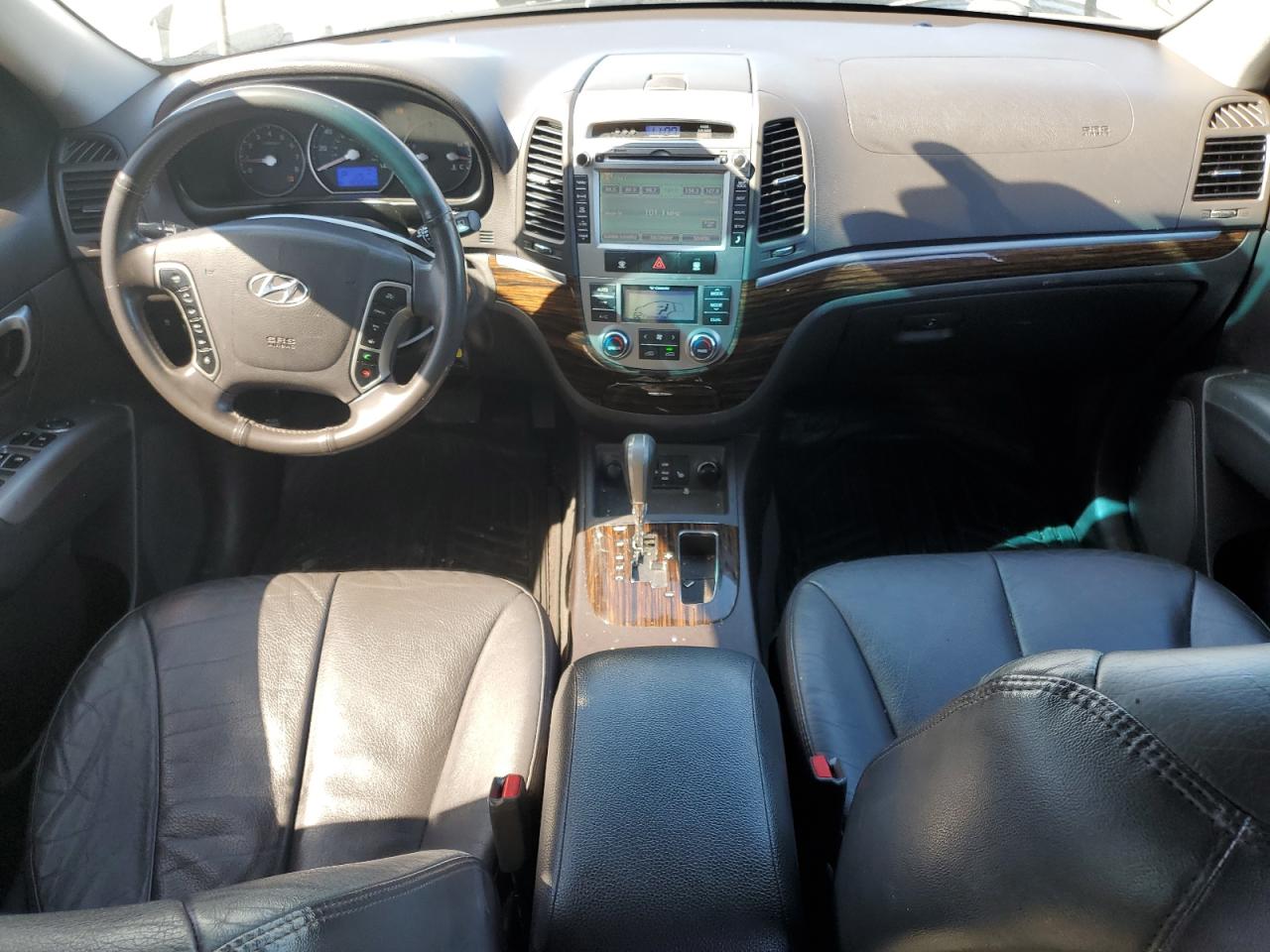 2010 Hyundai Santa Fe - Image 8