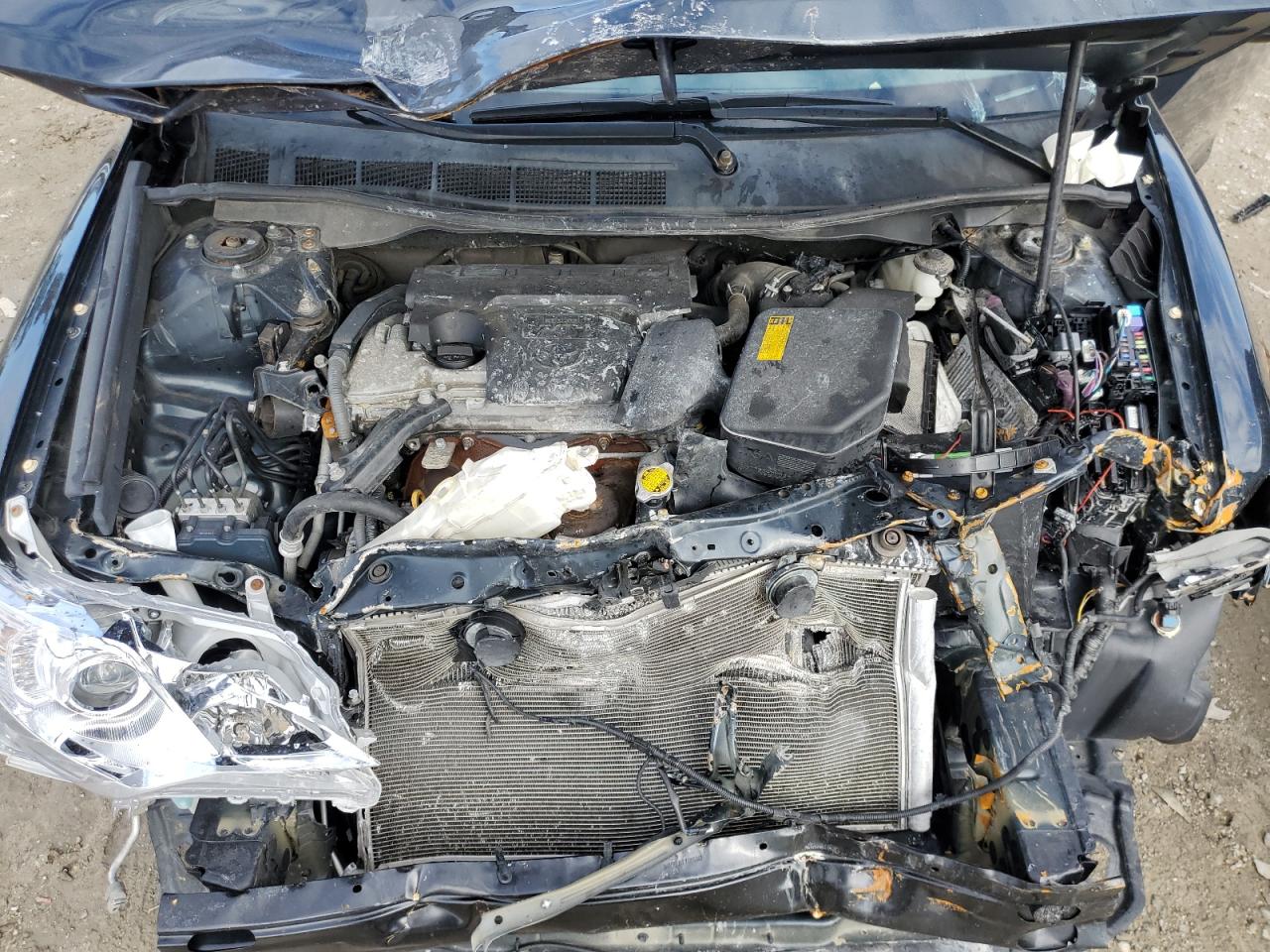2012 Toyota Camry - Image 12