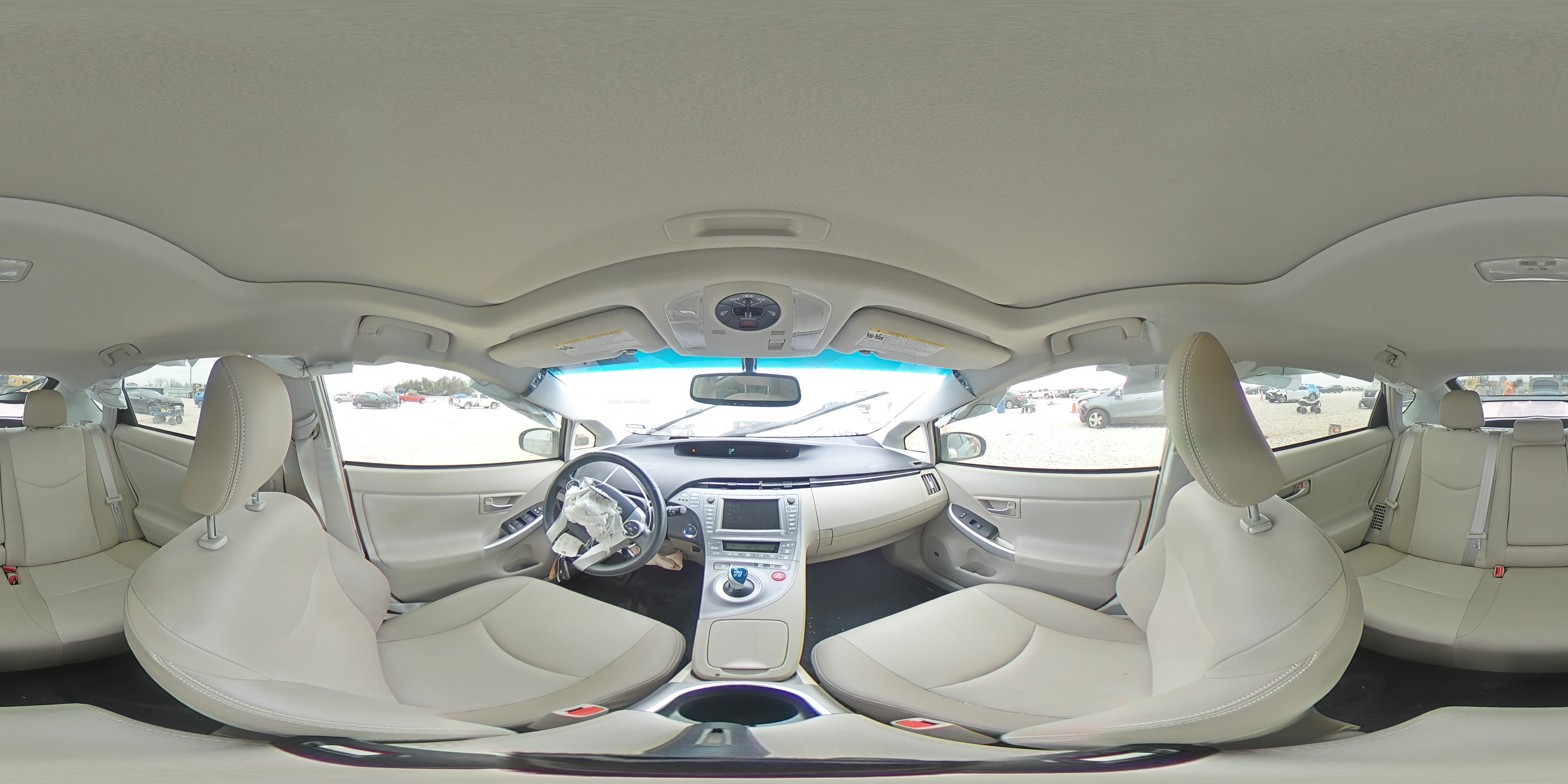 2015 Toyota Prius - Image 12