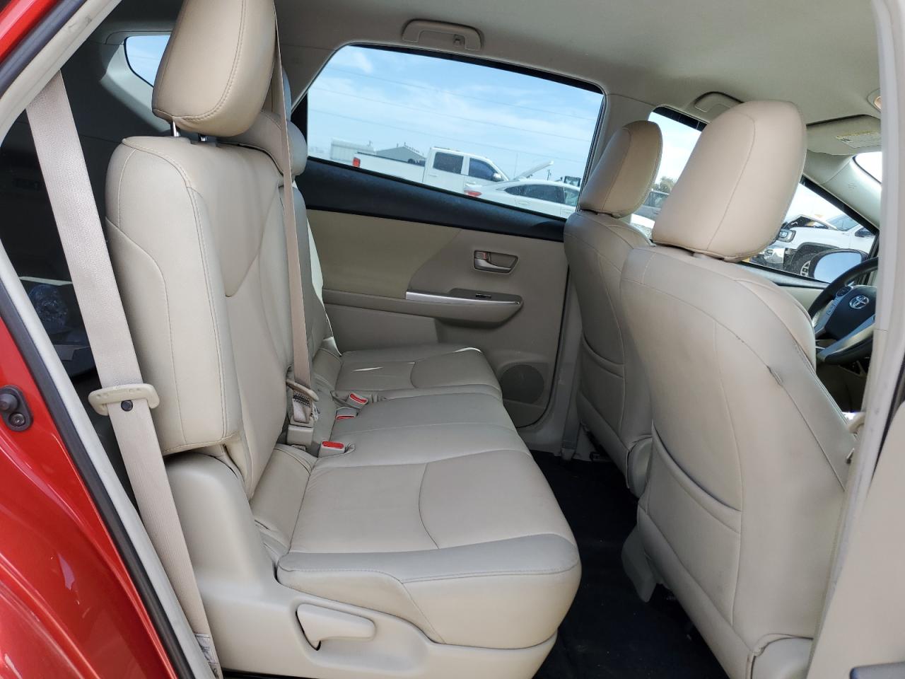 2014 Toyota Prius - Image 10