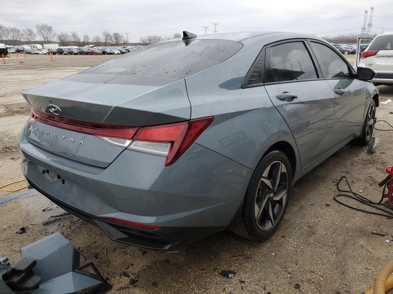 2023 Hyundai Elantra - Image 3