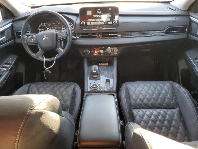  MITSUBISHI OUTLANDER 2022 Srebrny