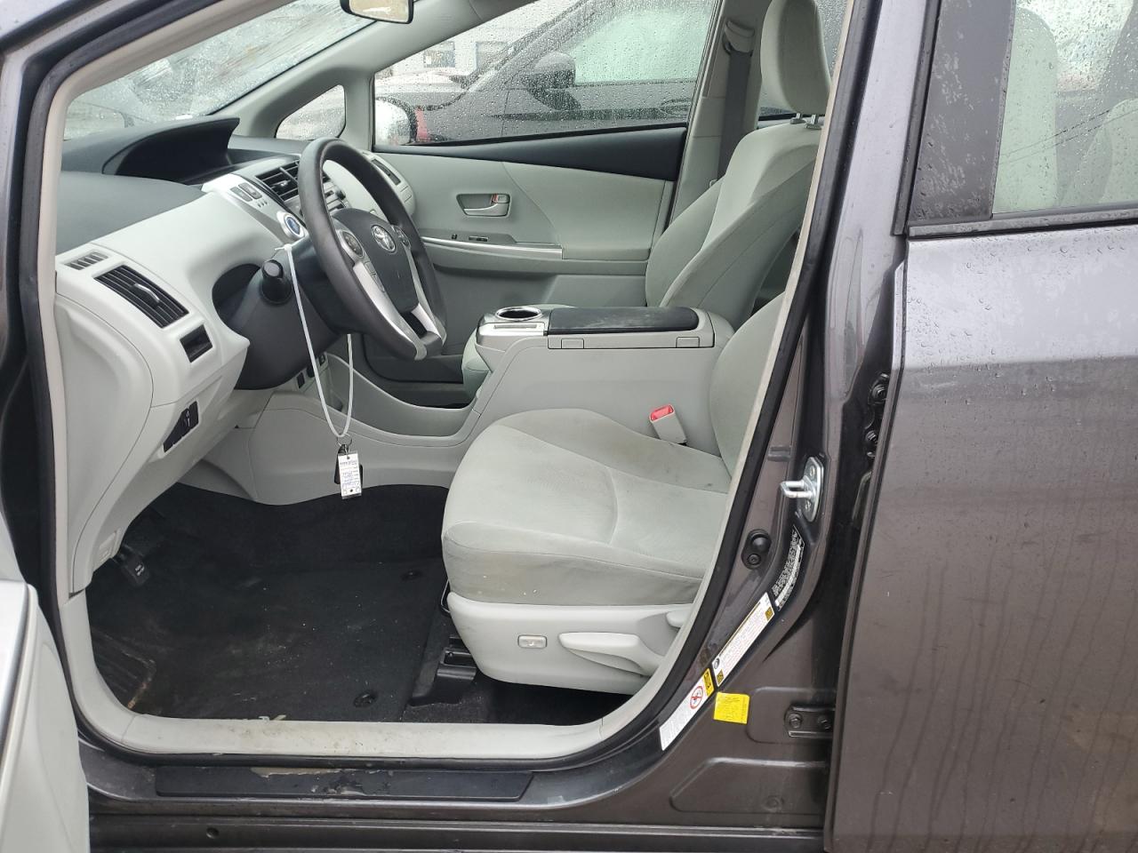 2012 Toyota Prius - Image 7