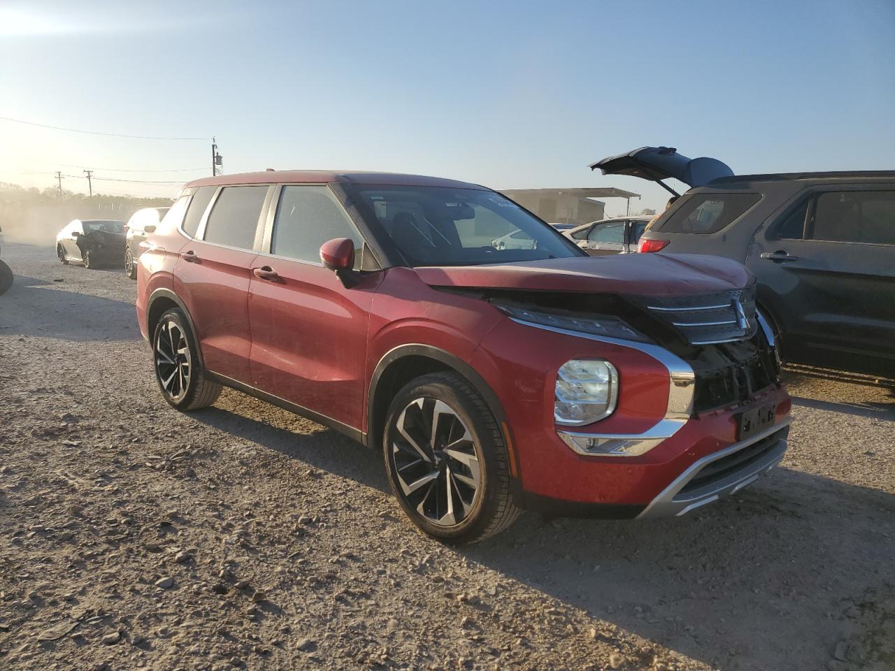 2024 Mitsubishi Outlander - Image 4